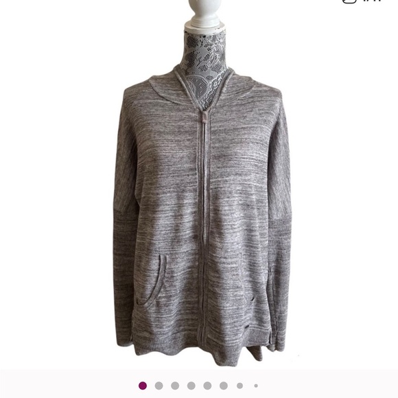 Ugg Willa Zip-up Hoodie in Charcoal Heather Large - Picture 3 of 3